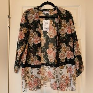 Women’s D2 Floral Kimono NWT Size XS/S